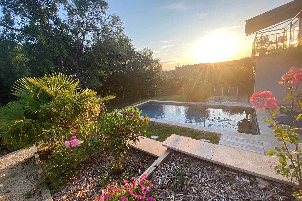 coucher-de-soleil-piscine-Sarlat