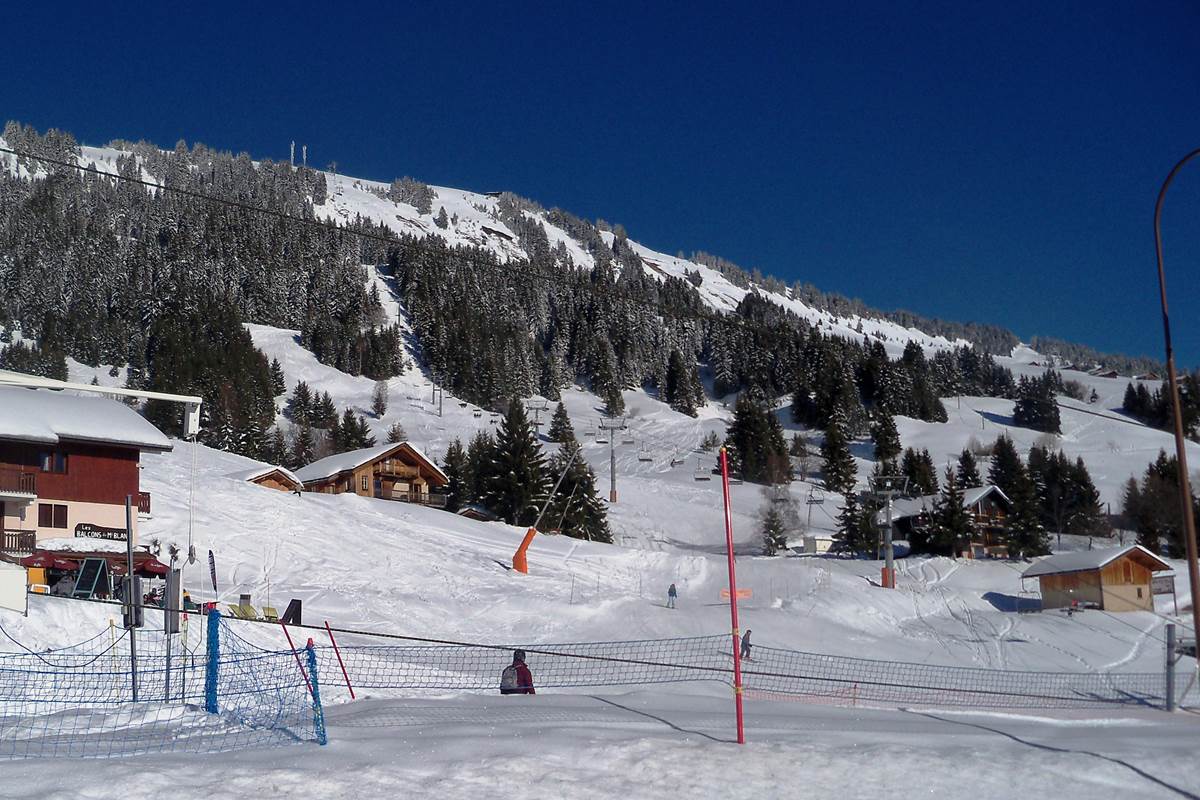 le chalet en bord dé pistes