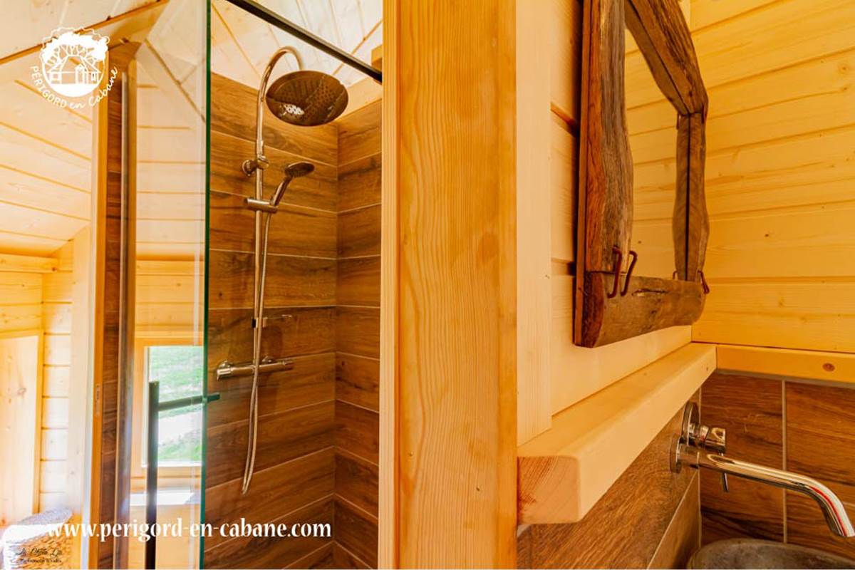 cabane douche a l'italienne lodge  insolite spa a monpazier