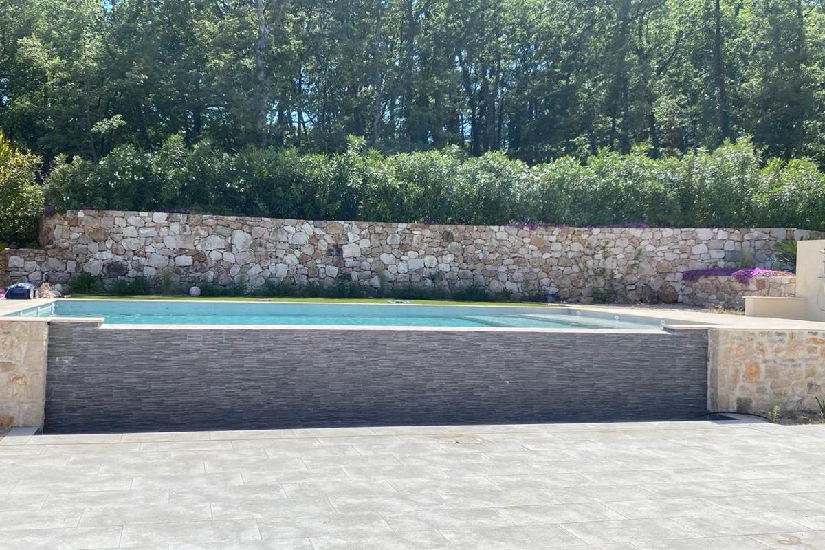 villa-maluan-piscine-luxe-proche-nice