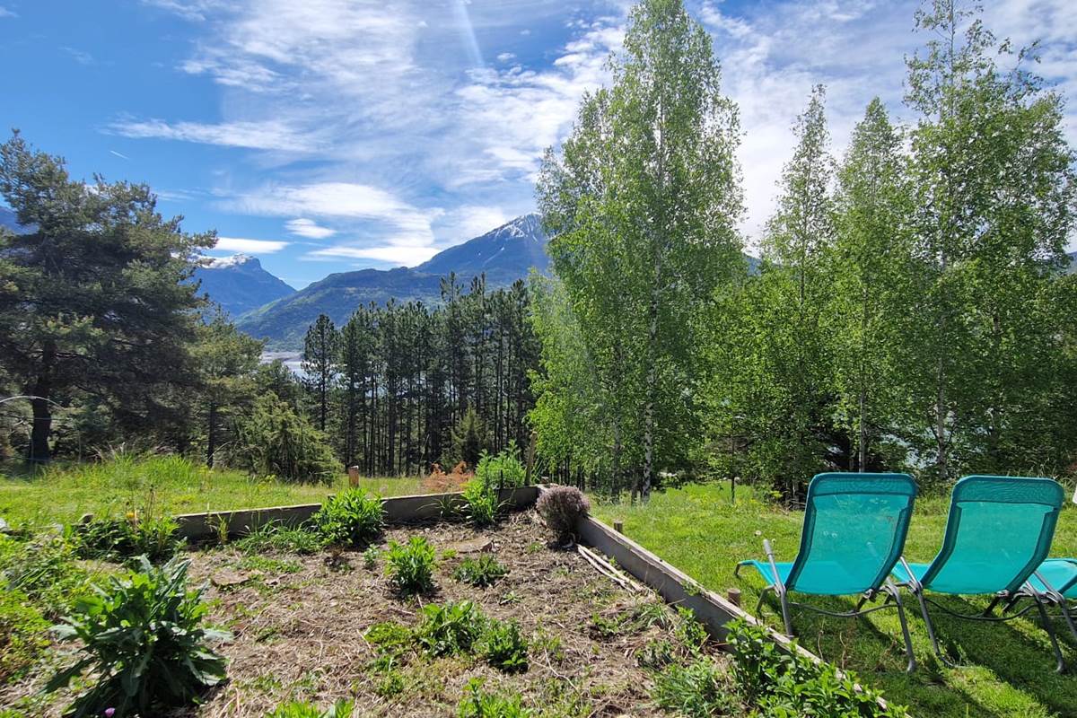 Le Chalet vue du jardin