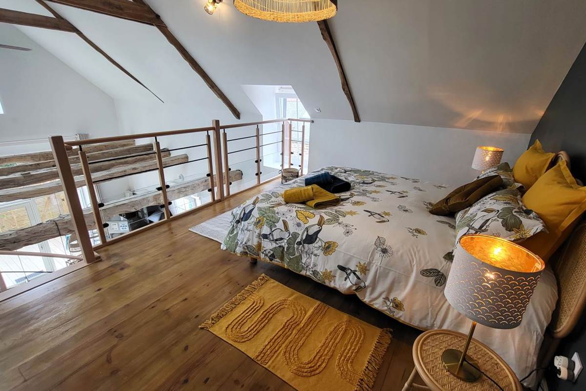 lit Queen size de 160 cm en mezzanine