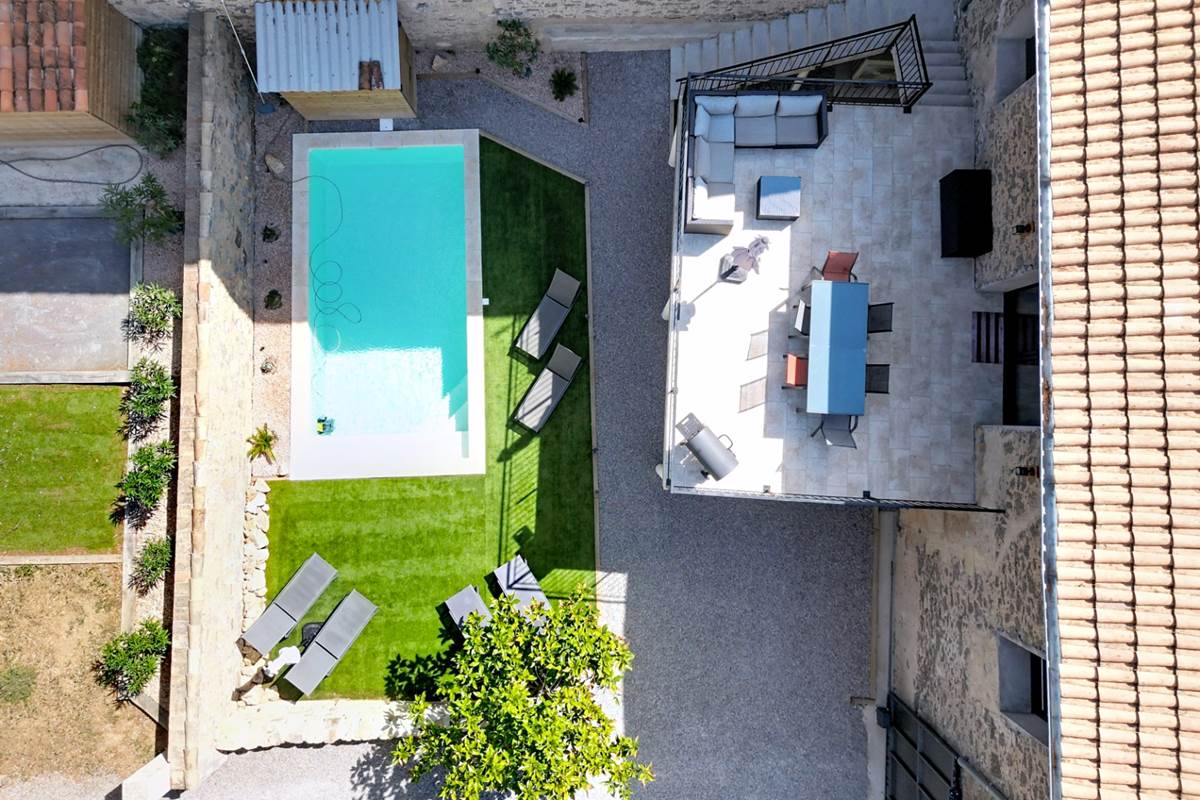 12-pressoir-gites-monte-blanco-montblanc-herault-vue-aerienne