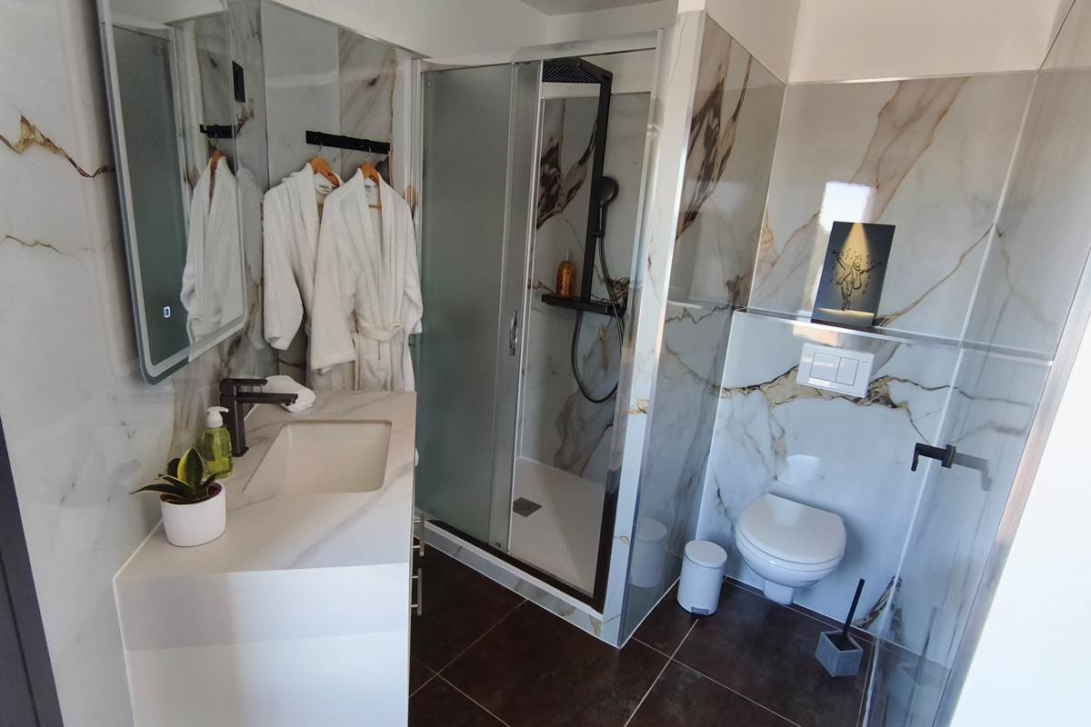 SDB moderne et élégante - Suite "Gold"