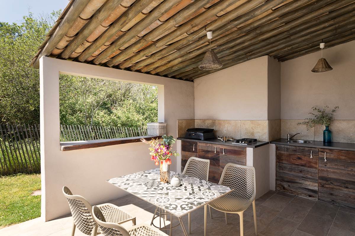 residence-vacances-i-levri-porto-vecchio-corse -appartement-terrasse-2-coté-jardin.jpg-3