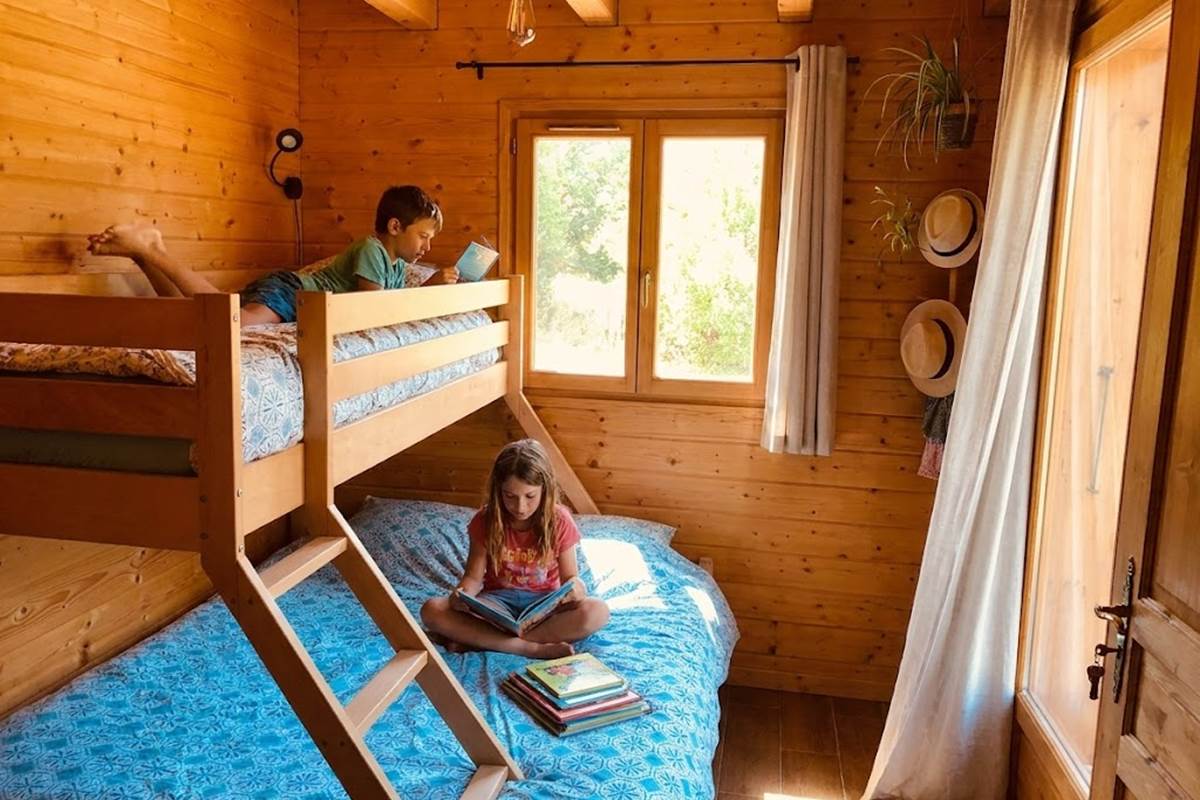Chambre enfants avec un lit double et un lit simple