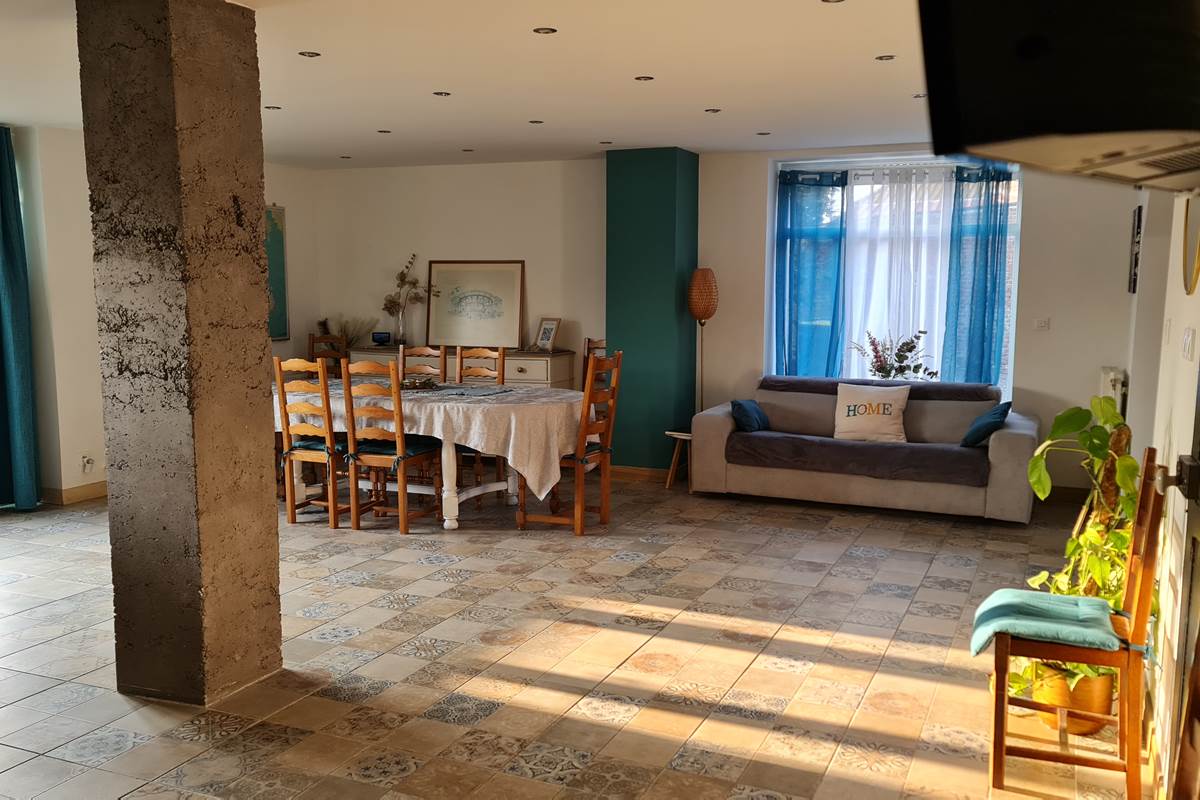 Grand espace de vie 50 m² idéal pour les retrouvailles en famille ou entre amis