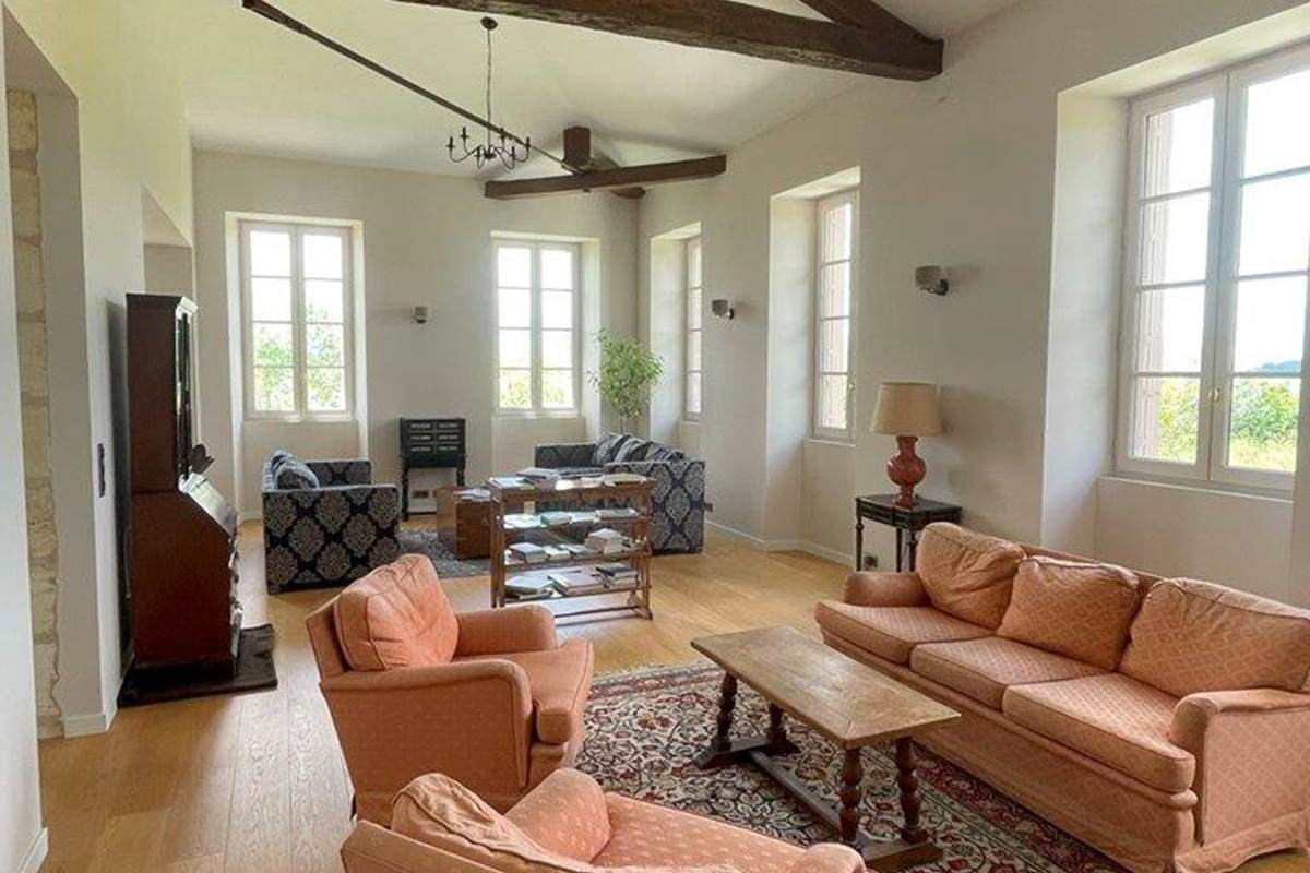 Chambre lit double, étage, salle de bain privative, vue jardin, vignoble, chambres d'hôtes