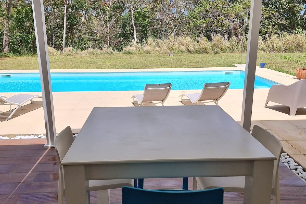 Vue piscine pergola