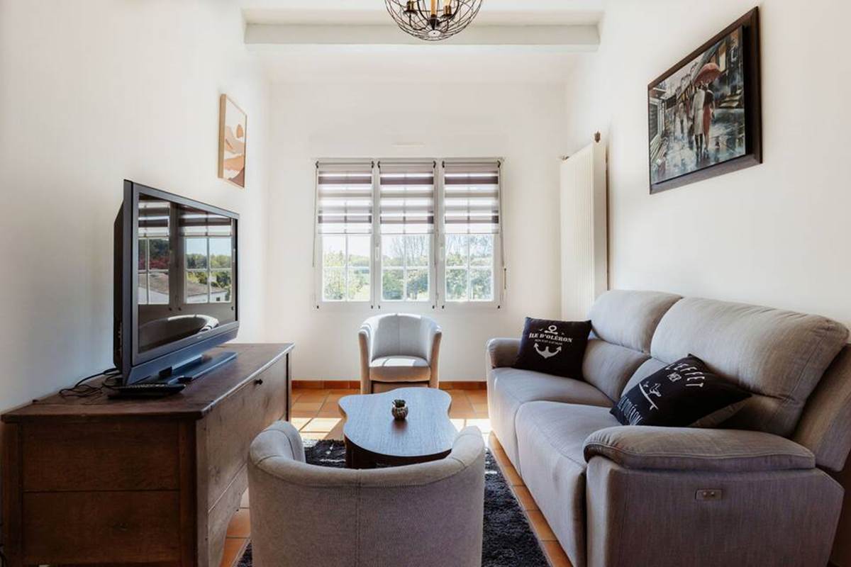 Pièce de vie conviviale dans notre villa 3? proche des plages