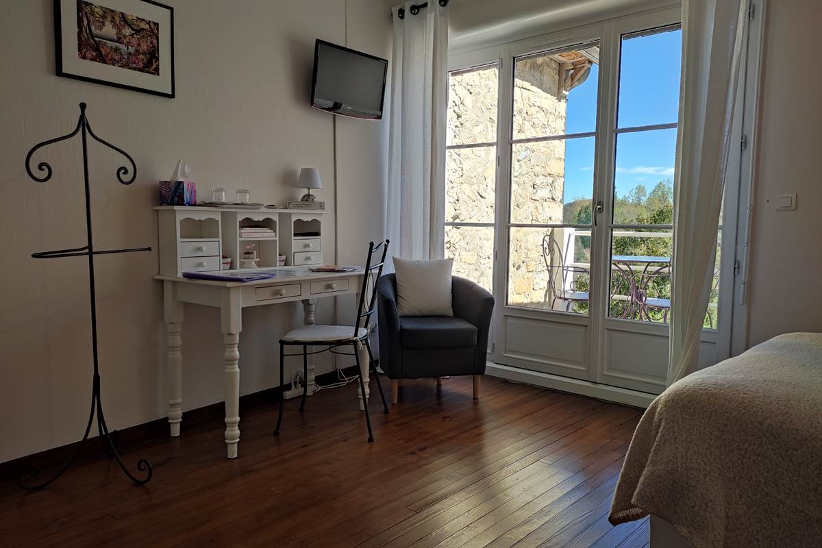 Maison d'hôtes l'Amphitryon - Chambre Ossau romantique avec sa terrasse