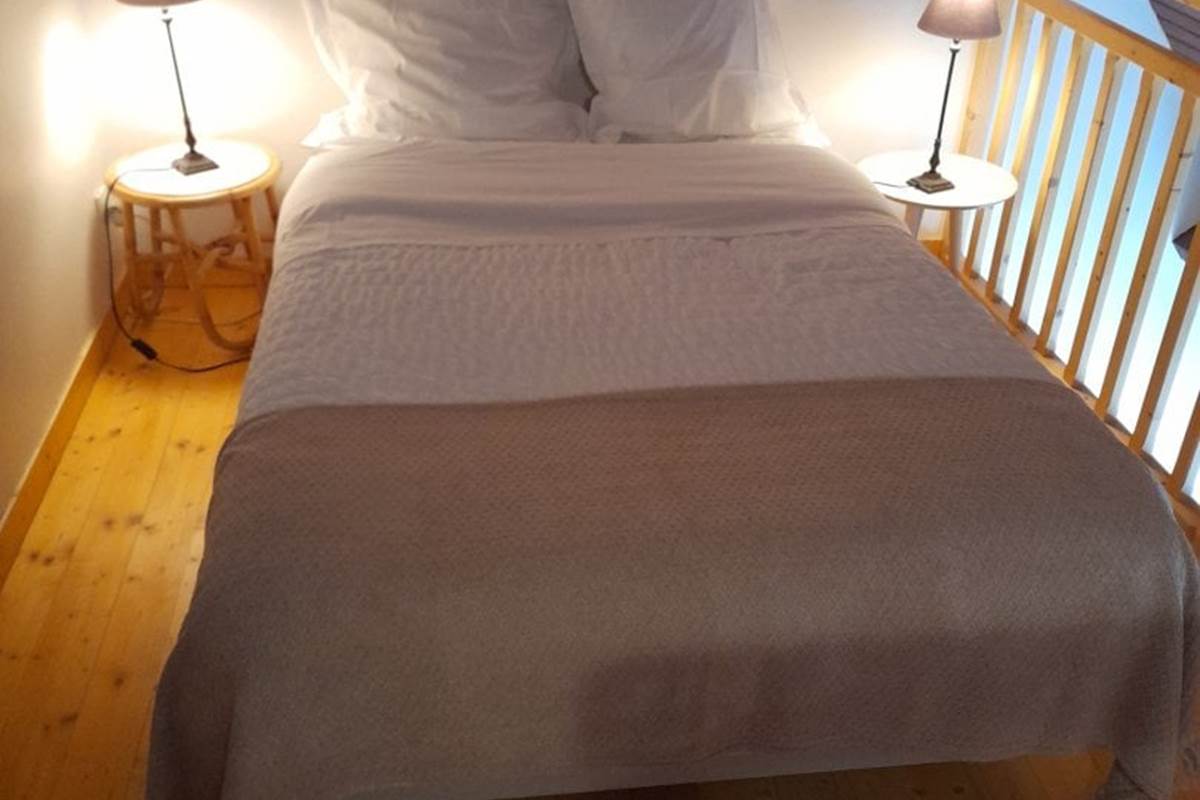 Chambre Hortensias lit