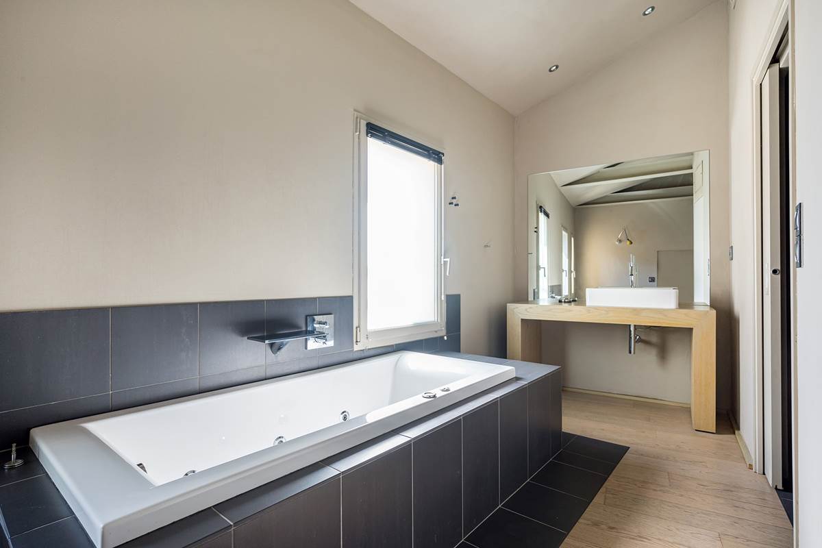 Loge de Mer - Lodge Urbain a Perpignan - Suite Junior - Bains a remous