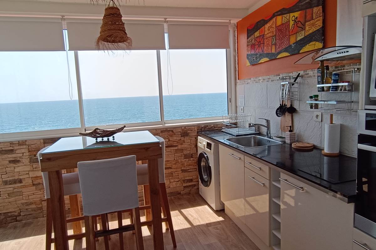 Cuisine avec vue mer