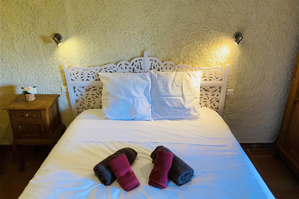 Mas Néoulous chambre n°4 gd lit 160