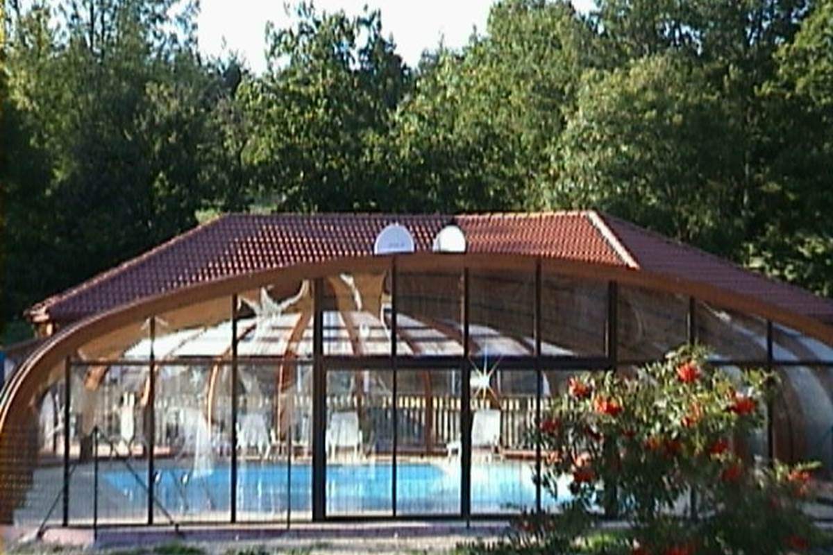 Les Chalets de la Margeride: Piscine