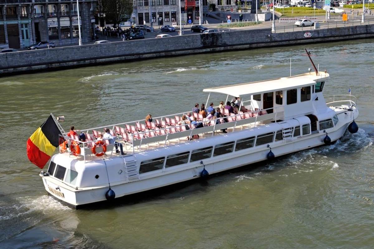 La navette fluviale vous fera découvrir la région de Liège à Huy. Un plaisir