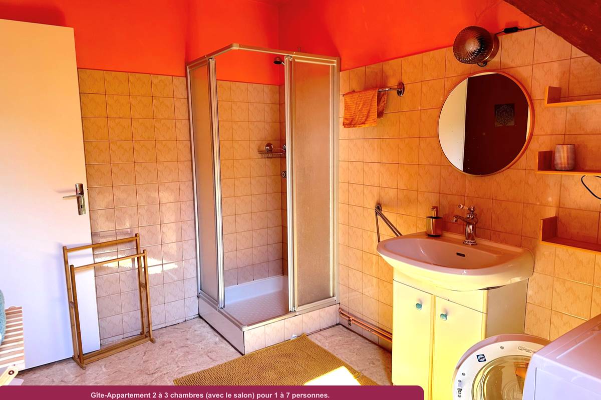 Salle de douche spacieuse idéal pour les groupes.