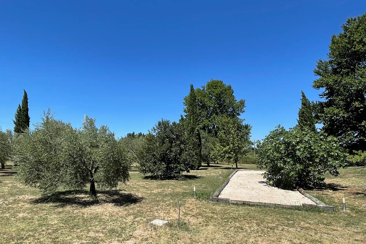 Le terrain de pétanque