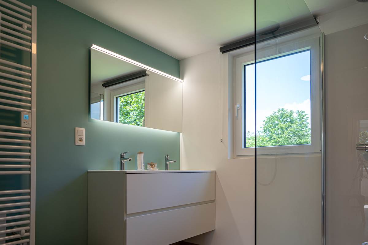 Salle d'eau avec douche à l'italienne