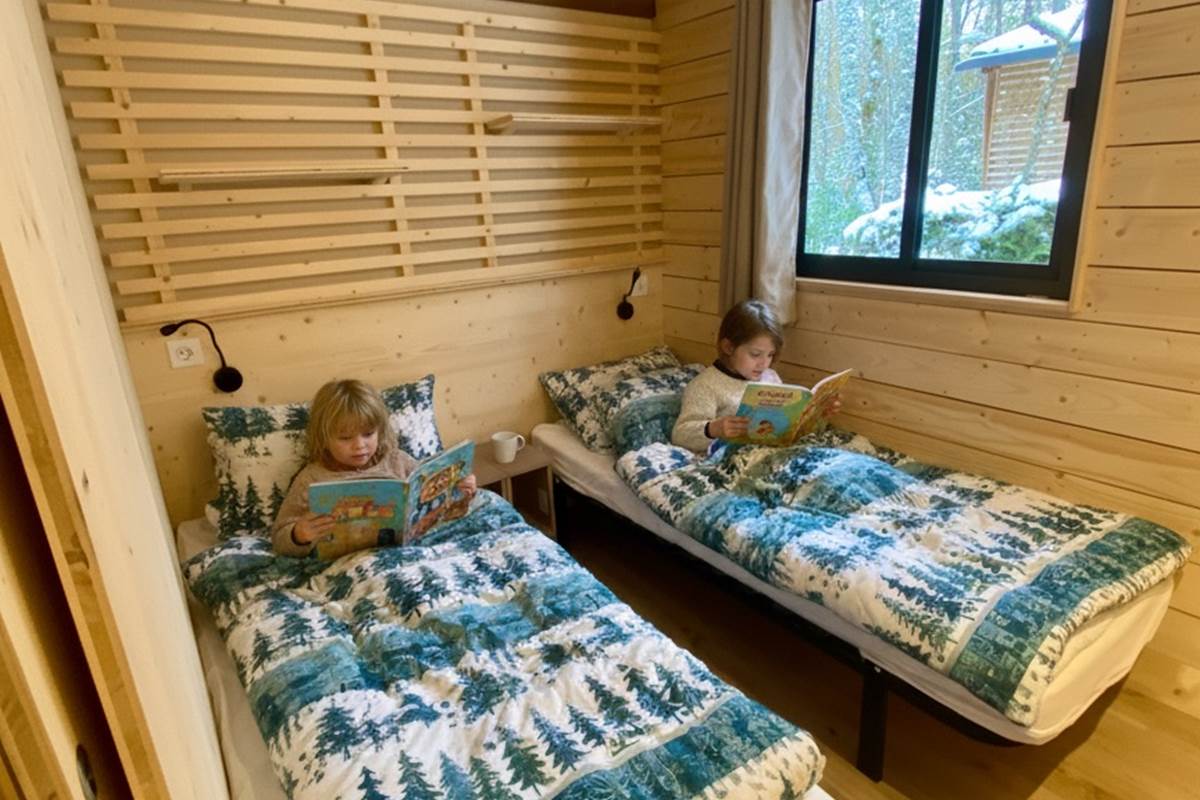 Chambre avec deux lits simple