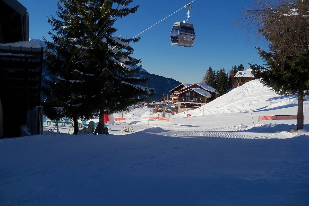 télécabine à coté du chalet