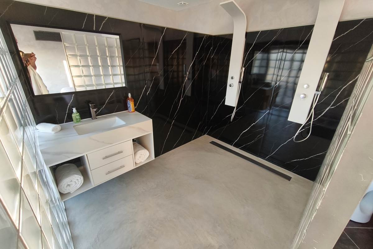 Double douche moderne- Master Suite "Contempory"