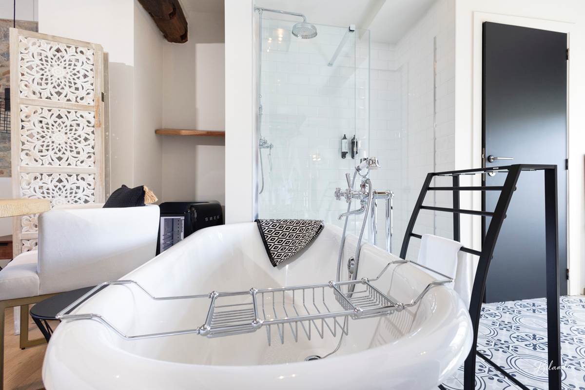 chambre 12 baignoire_010