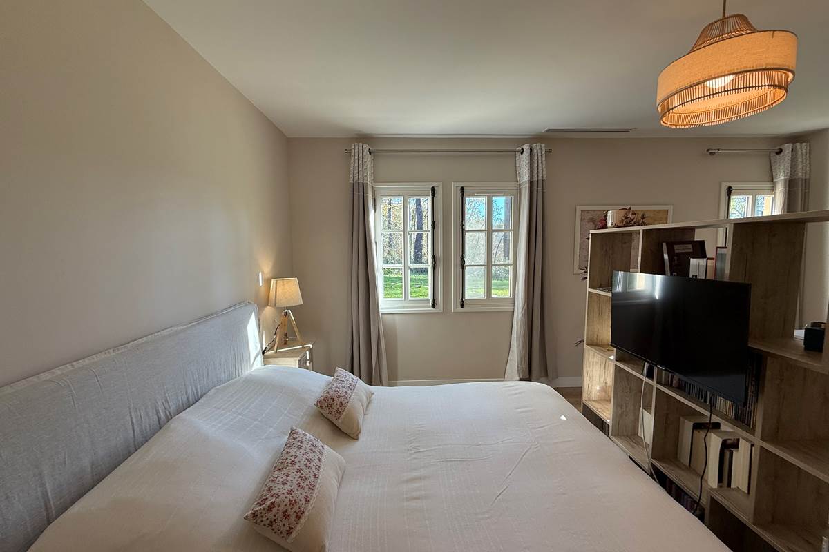 Lit et Bibliothéque suite Pierre