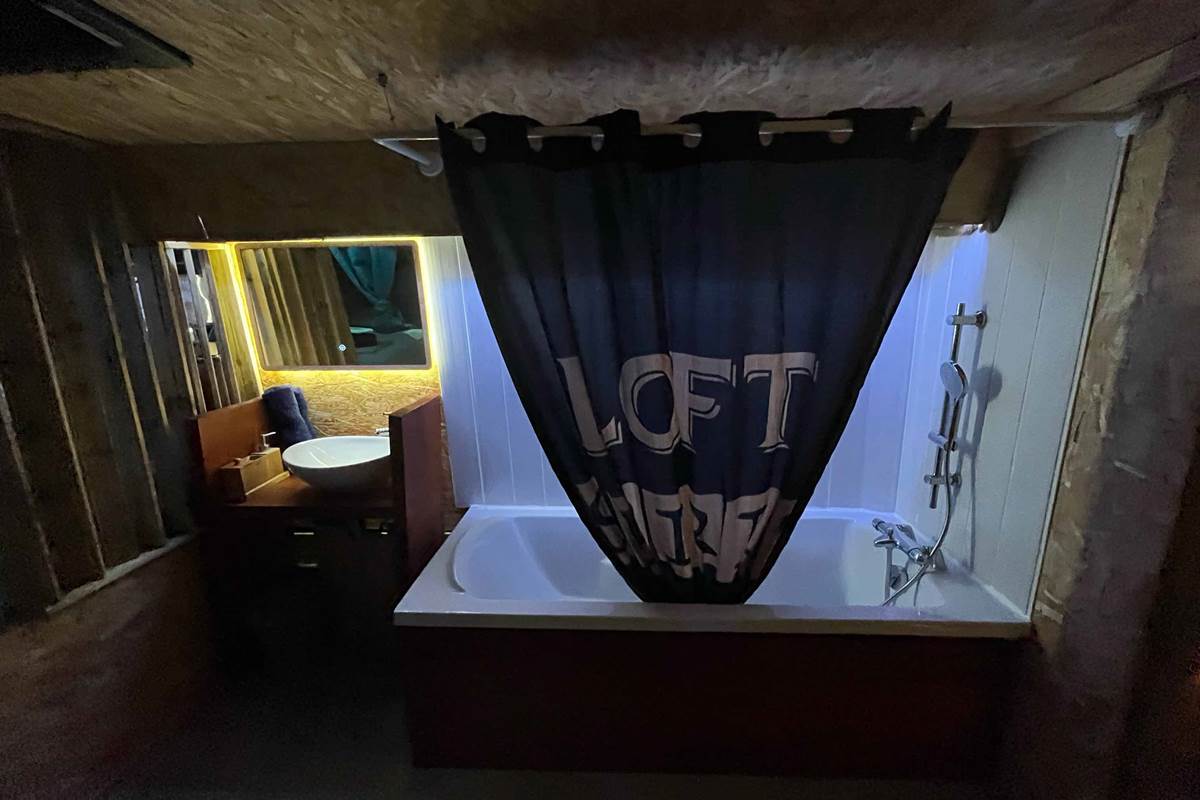 SALLE DE BAIN CHAMBRE 2 PALM BUS