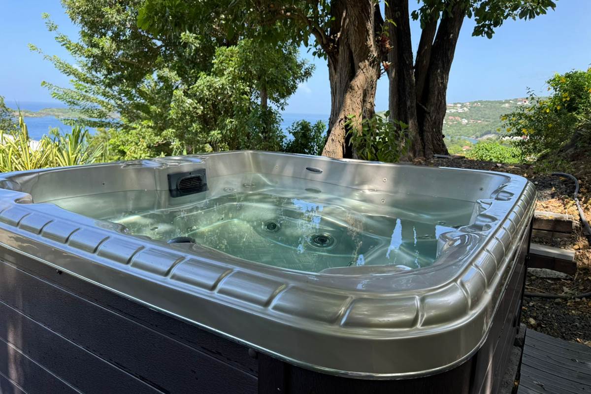 jacuzzi_gitesReserve