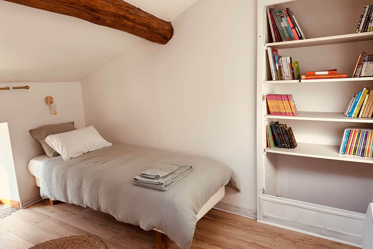 Chambre Ferdinand_bibliothèque_La Grande Cavalerie