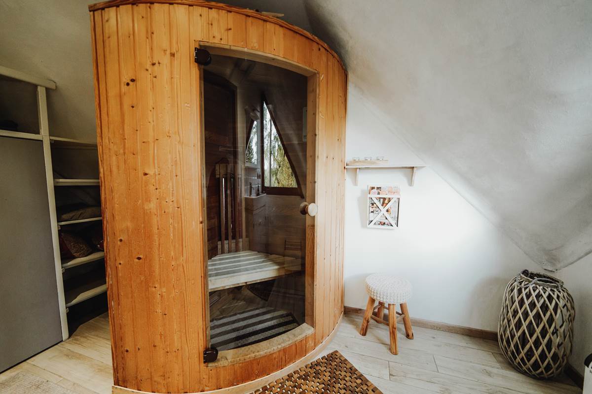 Sauna infrarouge dans la salle de bain