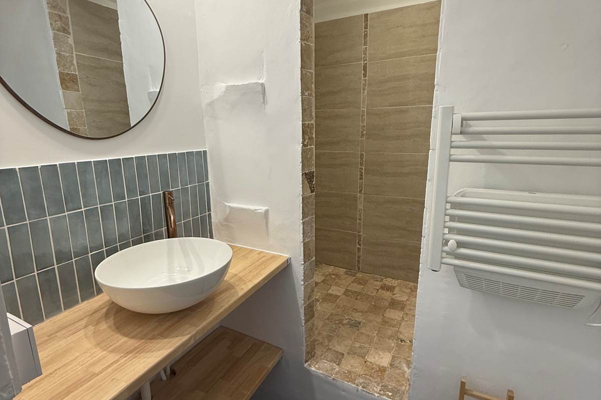 27-SALLE DE BAIN CHAMBRE EGLISE