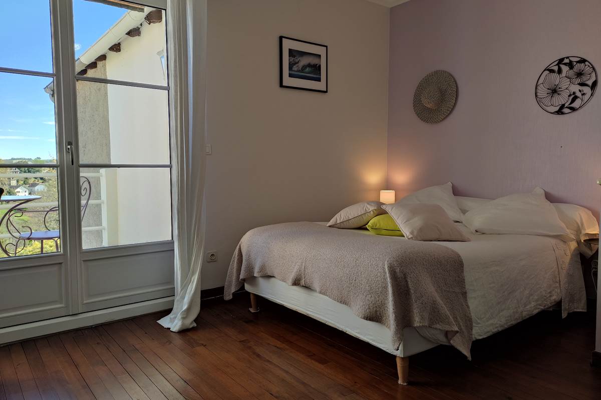 Maison d'hôtes l'Amphitryon - Chambre Ossau romantique avec sa terrasse