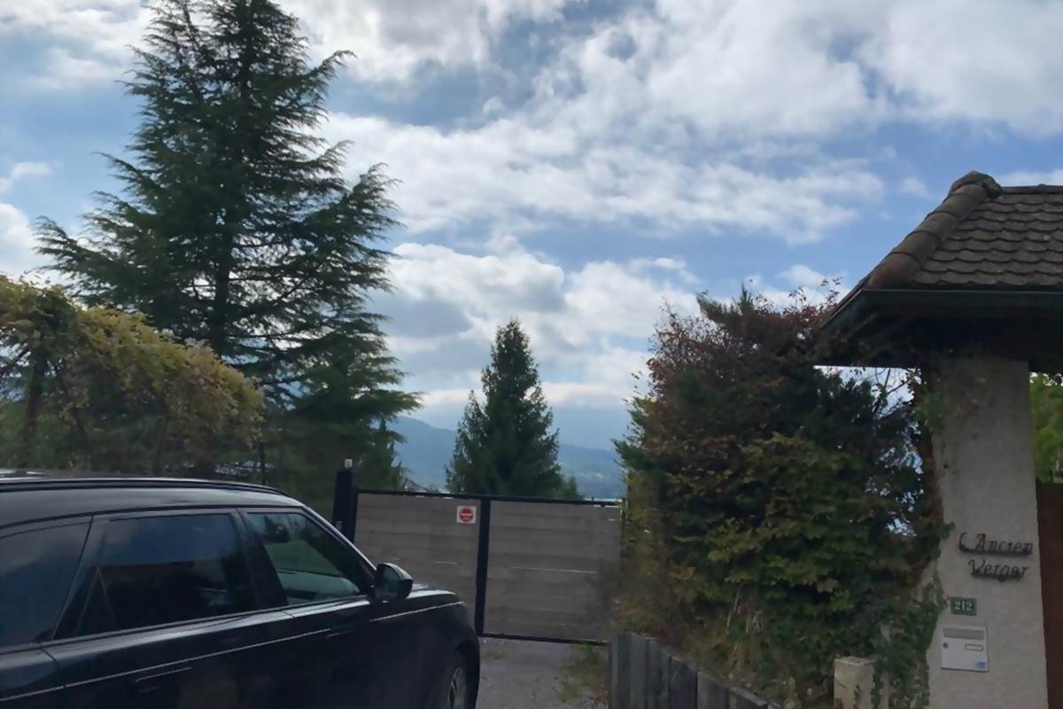 11-Le jardin de talloires-ENTREE PARKING-2