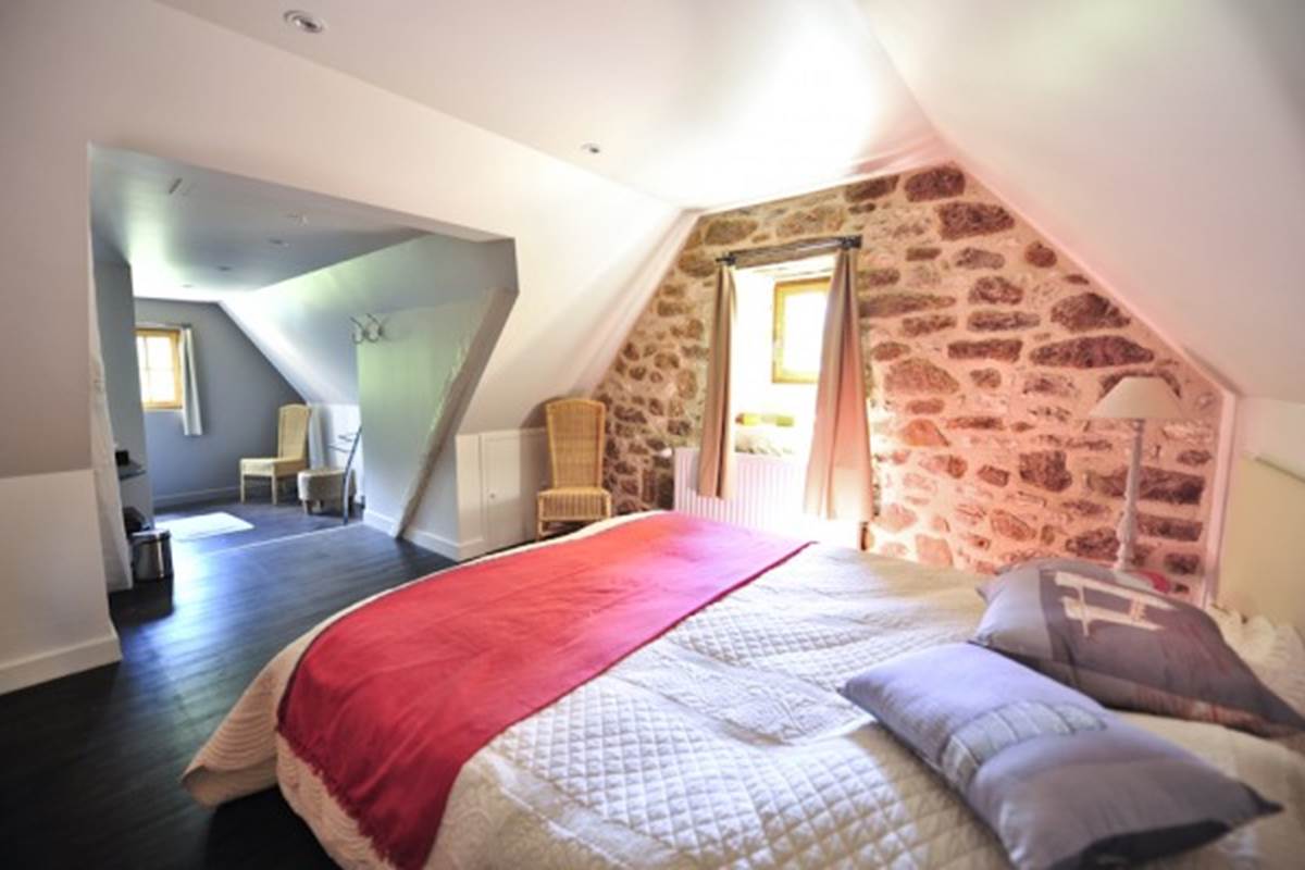 Chambre étage avec sa salle de bain/wc privée