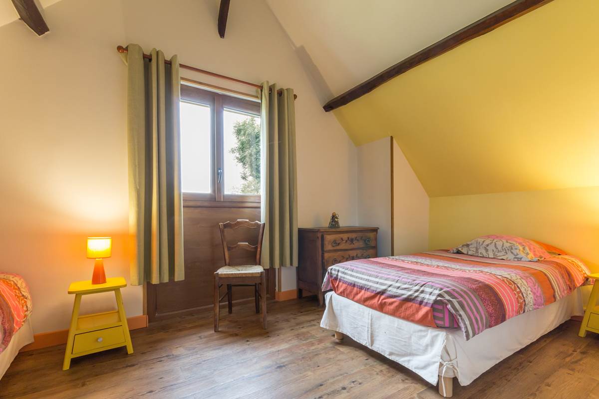 Chambre 2 lits simples - Gîte du Petit Coq - aux3nidsfleuris