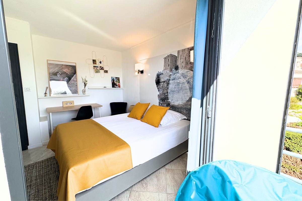 Chambre d'hôtes à Sagone Corse avec grande terrasse vue mer