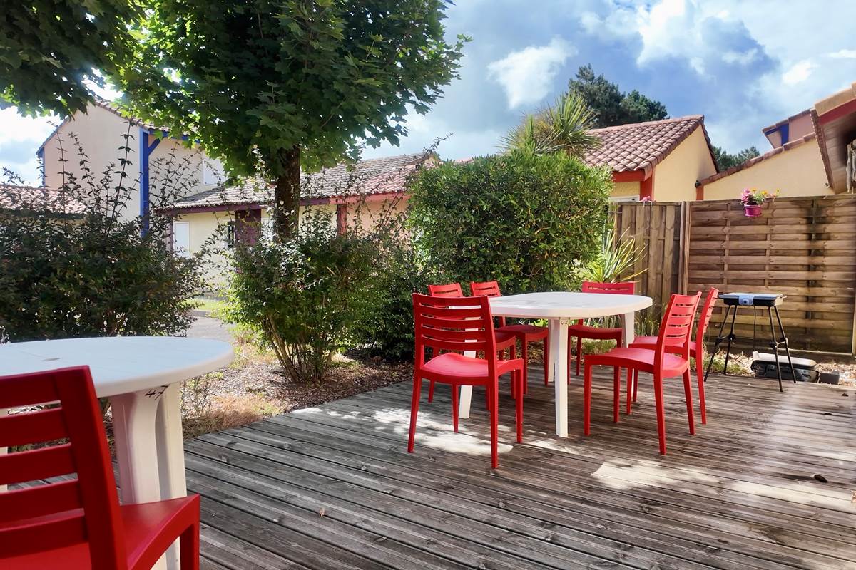 terrasse privative et salon de jardin