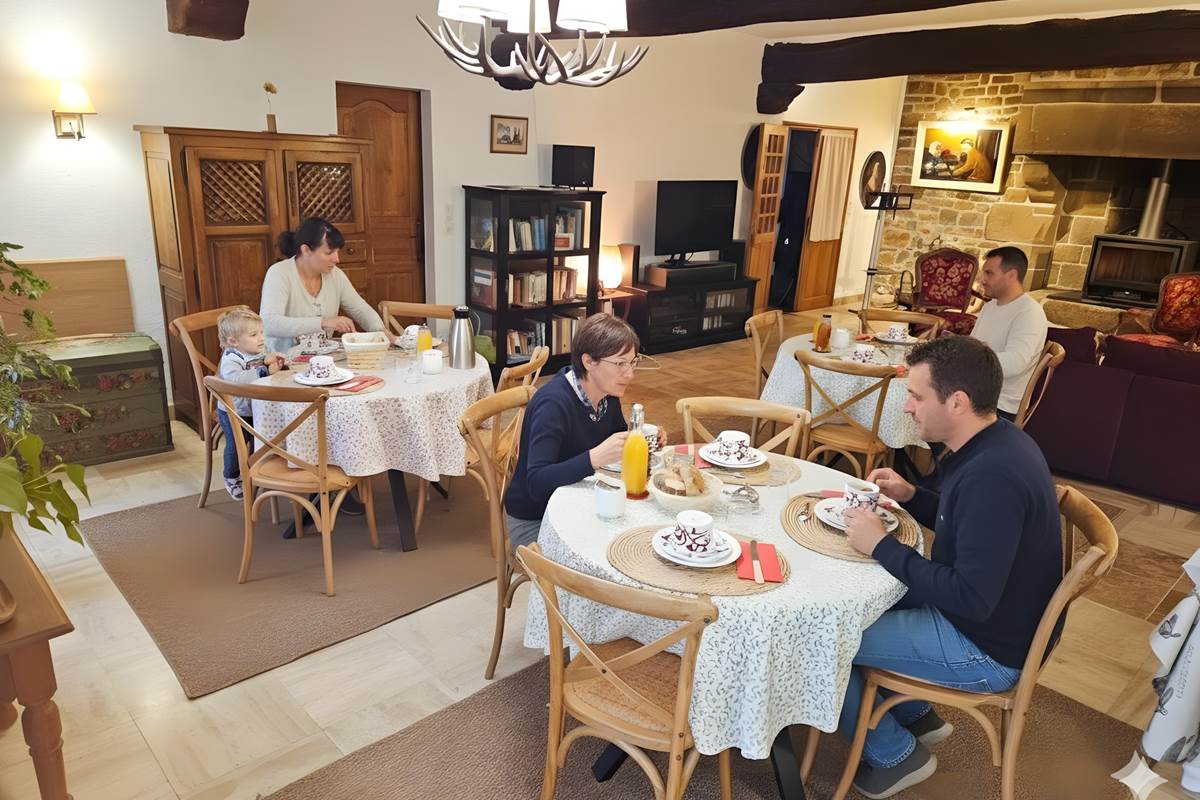 le-petit-déjeuner-bed-and-breakfast-saultchevreuil-villedieu