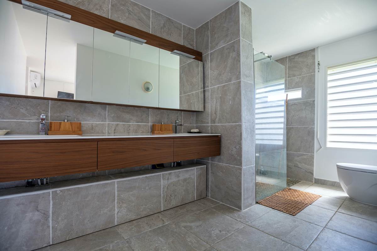Salle de bain attenante à la suite parentale