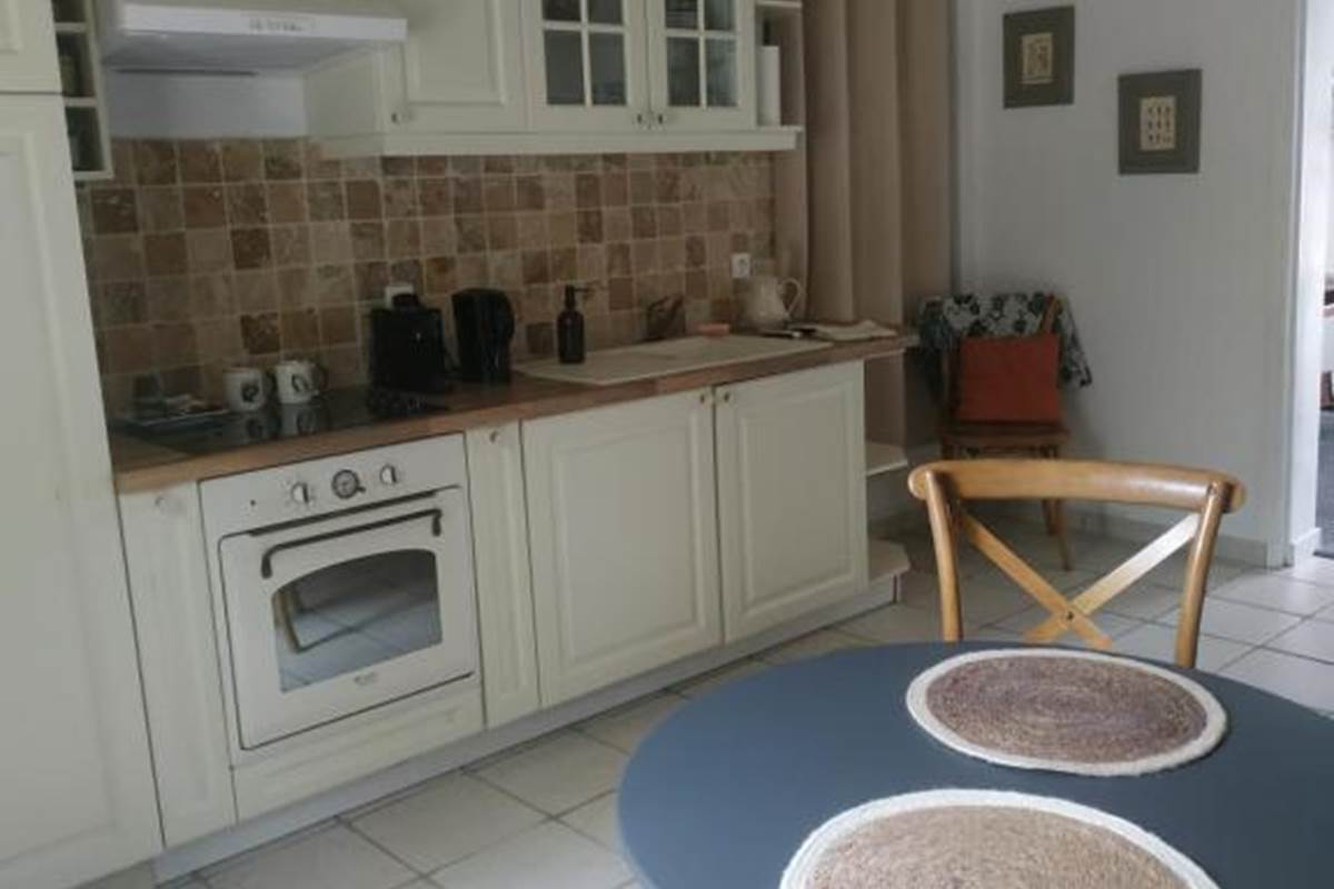 cuisine-gite-la-vie-en-couleurs-puget-sur-argens.jpg