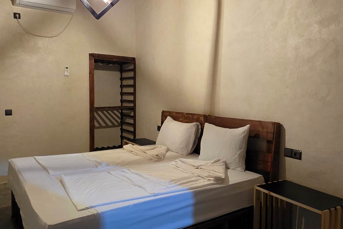 Authentic Double Room with Wooden Ceiling – Camping Hotel Amerdoul, Icht Tata