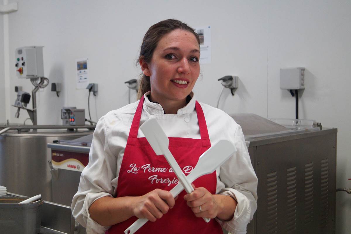 Julie_-_Ferme_des_delices-Anne-Sophie_CHARBONNIER___OT_Forez-Est-34353