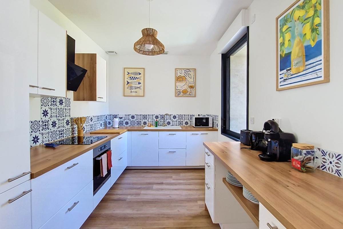 Cuisine équipée du gîte Le Pressoir à Montblanc dans l’Hérault