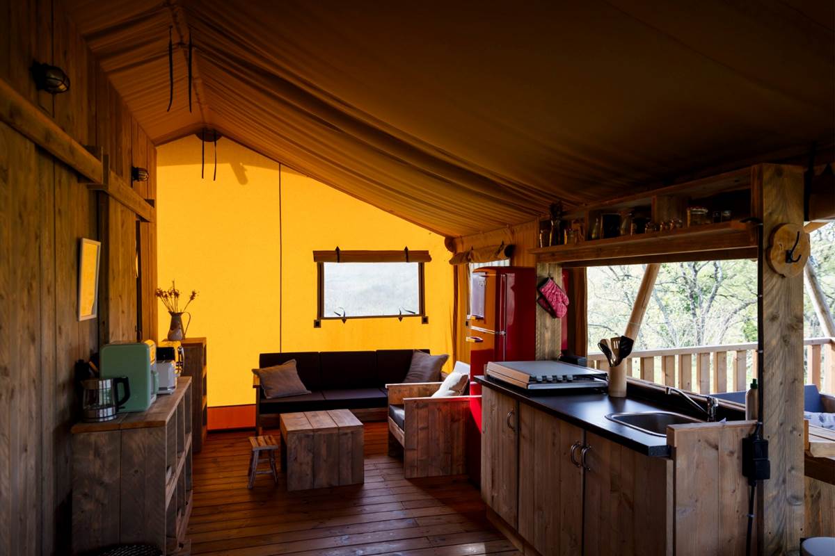 vue d'ensemble cuisine et salon écolodge dreamer 2