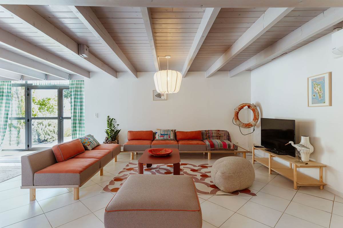 Le Chai Roudoudou, salon, canapés, fauteuils, TV