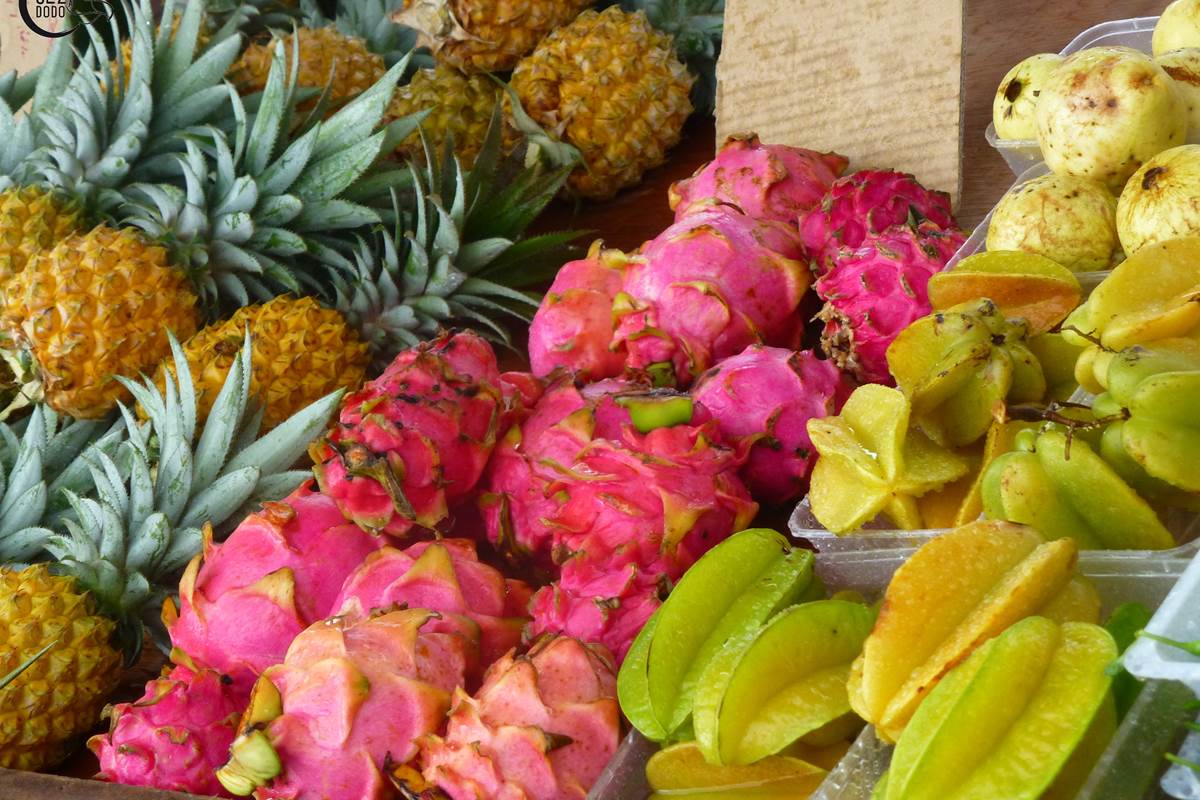 saveurs-exotiques-et-fruits-frais-marche-reunionnais-pres-de-dodo-sale-etang-sale-les-bains.jpg