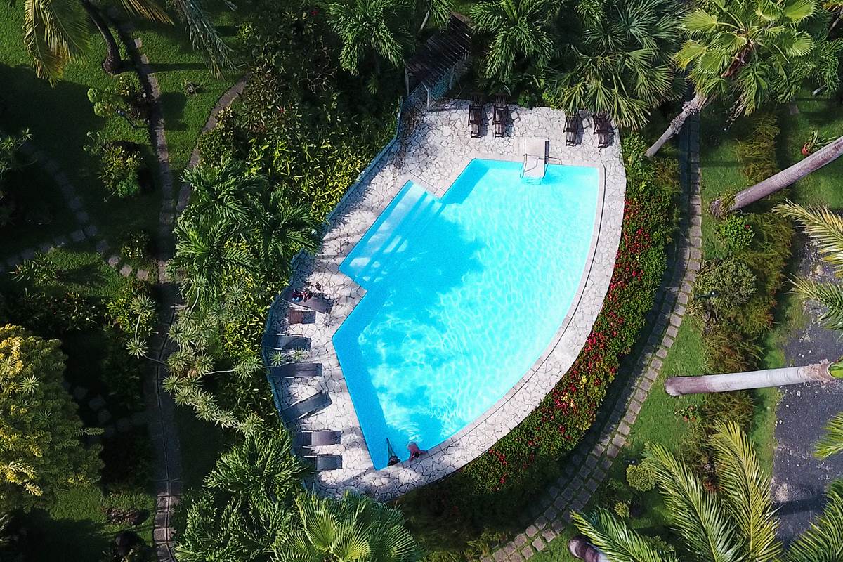 piscine vue du drone